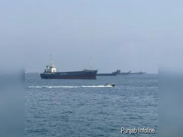 Iran, Oman Agree on New Entry and Exit Routes for Strait of Hormuz