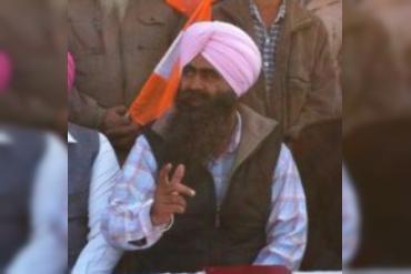 ਗੁਰਜੀਤ ਸਿੰਘ ਅਜ਼ਾਦ ਦੀ ਕਵਿਤਾ ਵਿੱਚ ਪਿਆਰ ਦੀ ਰੂਹਾਨੀ ਗਹਿਰਾਈ