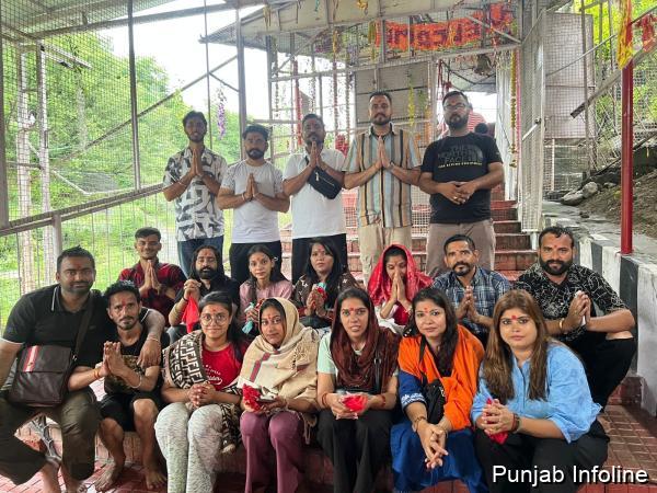 Shri Mahakal Seva Samiti Pilgrimage Group Returns Joyfully After Successful Shri Amarnath Yatra
