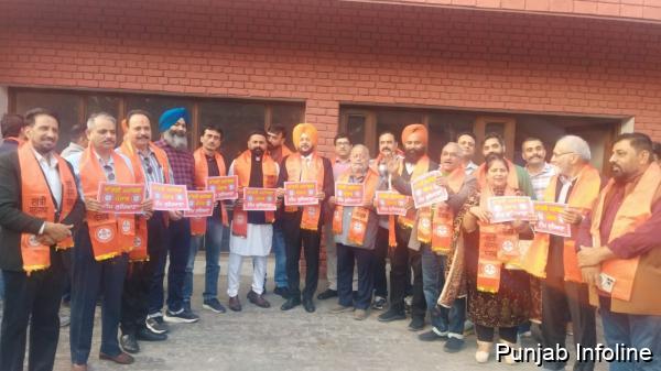 ਲੁਧਿਆਣਾ ਦੇ ਸਰਕਟ ਹਾਊਸ ਵਿਖੇ ਖੱਤਰੀ ਮਹਾਸਭਾ ਪੰਜਾਬ (ਲੁਧਿਆਣਾ ਇਕਾਈ) ਦੀ ਇੱਕ ਮੀਟਿੰਗ ਹੋਈ,