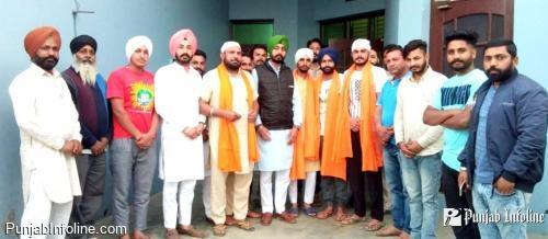 ਨੌਜਵਾਨਾਂ ਨੇ ਕਾਂਗਰਸ ਪਾਰਟੀ ਛੱਡ ਕੇ ਲੋਕ ਇਨਸਾਫ਼ ਪਾਰਟੀ ਦਾ ਪੱਲਾ ਫੜਿਆ