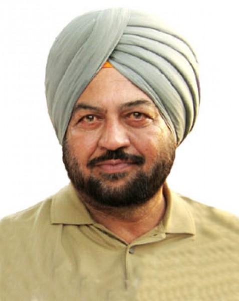ਸਾਬਕਾ ਵਿਧਾਇਕ ਧਨਵੰਤ ਸਿੰਘ ਨੇ ਰੱਖਿਆ ਸ਼ੀਤਲਾ ਮਾਤਾ ਮੰਦਰ ਦਾ ਨੀਂਹ ਪੱਥਰ