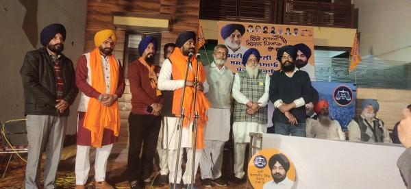 ਅਕਾਲੀ ਦਲ ਦੇ ਉਮੀਦਵਾਰ ਚਰਨਜੀਤ ਸਿੰਘ ਬਰਾੜ ਨੇ ਕੀਤੀਆਂ ਪਿੰਡਾਂ ਅਤੇ ਸ਼ਹਿਰਾਂ ਵਿਚ ਨੁੱਕੜ ਮੀਟਿੰਗਾਂ